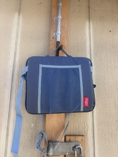 Blue booster seat - ,